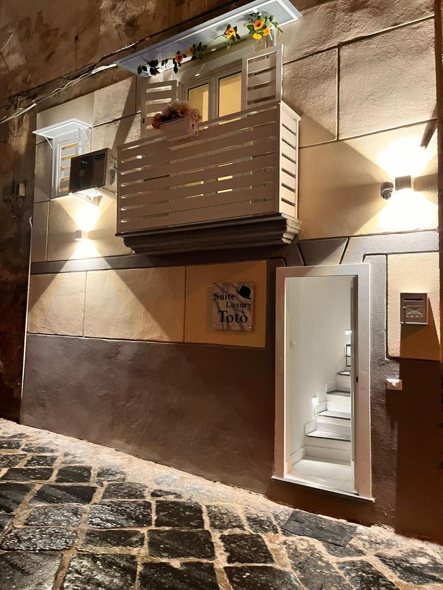 House Luxury Toto *